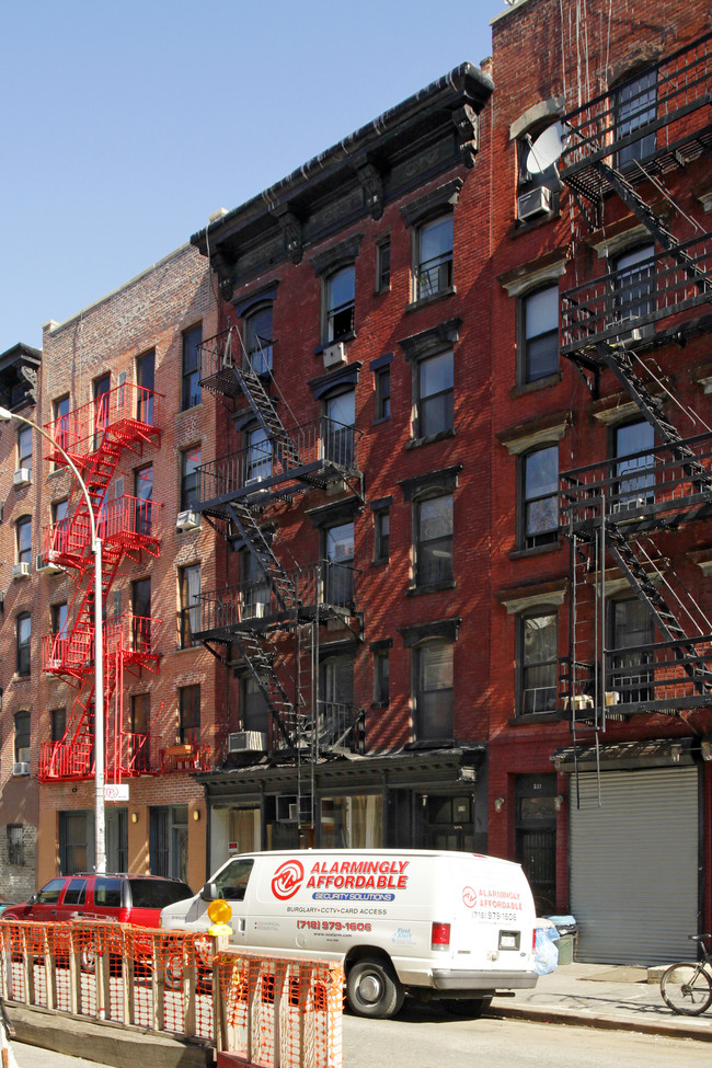 529 E 5th St in New York, NY - Building Photo - Building Photo