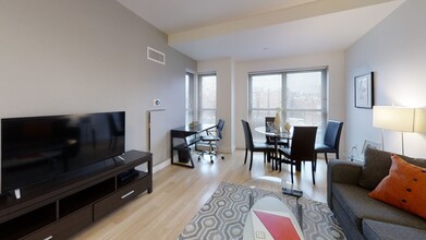 1080 Boylston St in Boston, MA - Building Photo - Building Photo