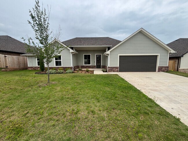 property at 3021 Holw Crst Ln
