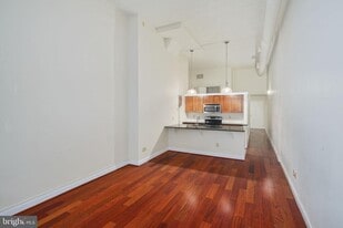 2429 Locust St in Philadelphia, PA - Building Photo
