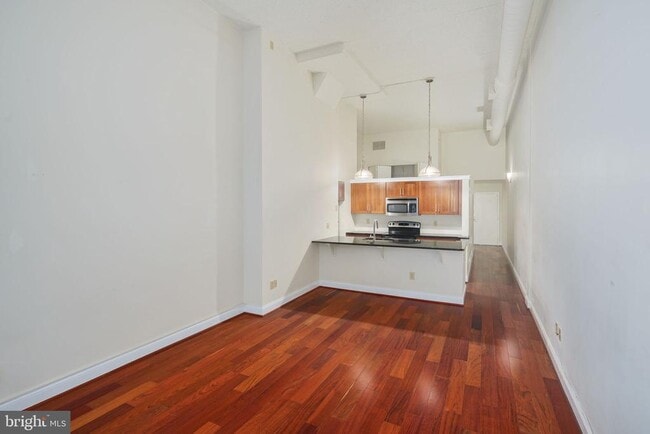 2429 Locust St