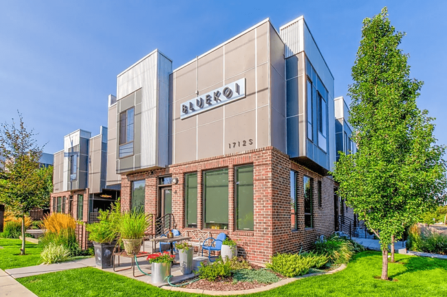 BlueKoi in Salt Lake City, UT - Foto de edificio - Building Photo