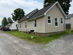 161 Lake St in Winchester, CT - Building Photo - Building Photo