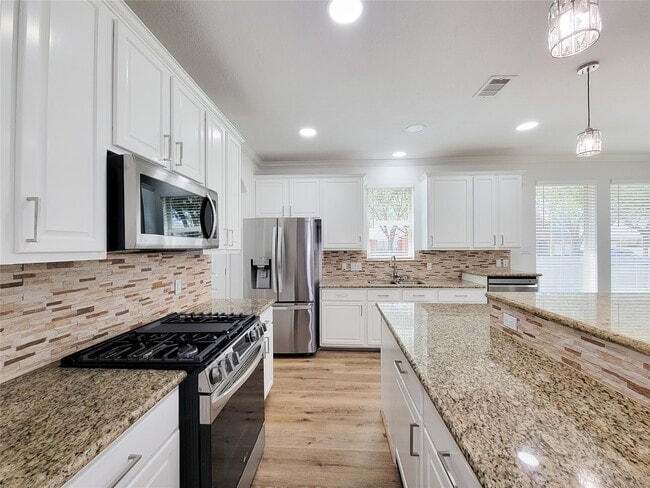 property at 2814 Bay Springs View