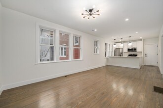 2137 N Maplewood Ave-Unit -1R in Chicago, IL - Building Photo - Building Photo