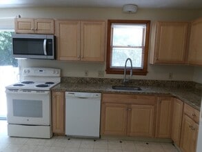 24 Garrison Ave in Worcester, MA - Building Photo - Building Photo