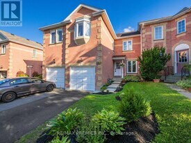 39 Ross Linton Dr in Aurora, ON - Building Photo