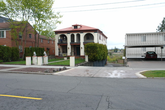 1818 W Riverside in Spokane, WA - Foto de edificio - Building Photo