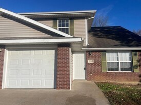 1330 N Frideriki Dr in Columbia, MO - Building Photo