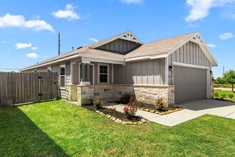 5735 Prairie Chapel Rd in Katy, TX - Building Photo - Building Photo