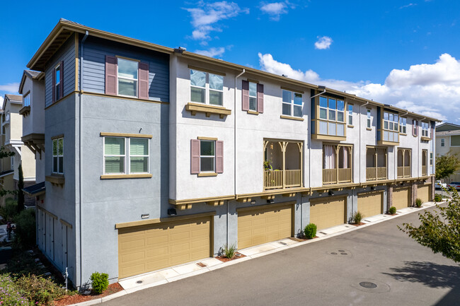 Westport Village in Dublin, CA - Foto de edificio - Building Photo