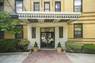 6702 Ridge Blvd in Brooklyn, NY - Foto de edificio - Building Photo