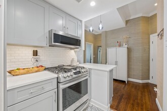 1015 Grand St, Unit 5C in Hoboken, NJ - Foto de edificio - Building Photo