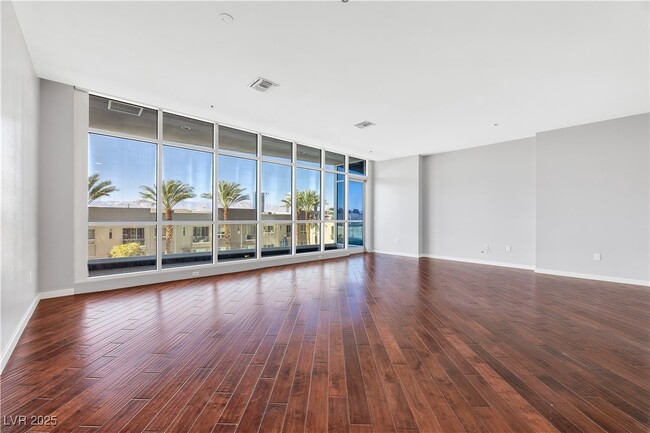 4575 Dean Martin Dr in Las Vegas, NV - Building Photo - Building Photo