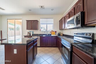 42592 W Somerset Dr in Maricopa, AZ - Building Photo - Building Photo