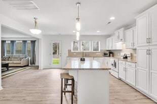 7623 E Lane Dr in Charlotte, NC - Building Photo