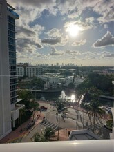 2401 Collins Ave in Miami Beach, FL - Building Photo - Building Photo