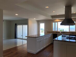 14687 Deervale Pl in Sherman Oaks, CA - Building Photo - Building Photo