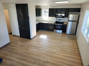 11119 Ashley Park Ln in Anchorage, AK - Foto de edificio - Building Photo