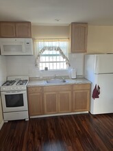 2400 Pine Ave, Unit A in Long Beach, CA - Building Photo - Building Photo