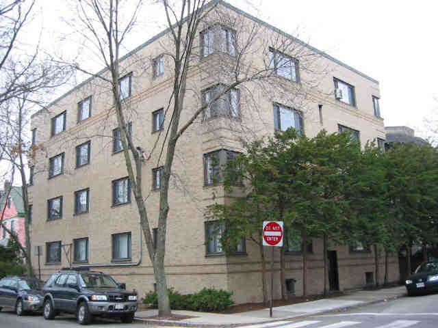 10 Forest St in Cambridge, MA - Building Photo