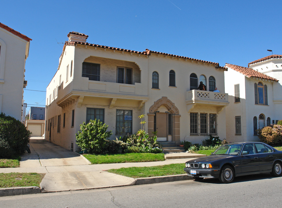 347 N Gardner St in Los Angeles, CA - Building Photo