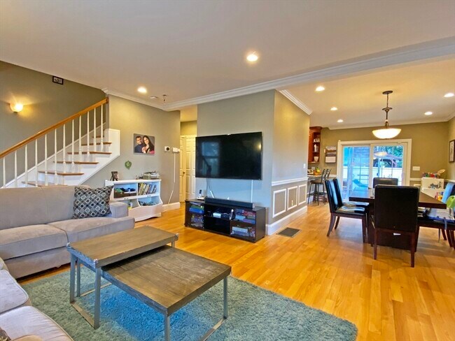 375 Lowell Ave in Newton, MA - Building Photo - Building Photo