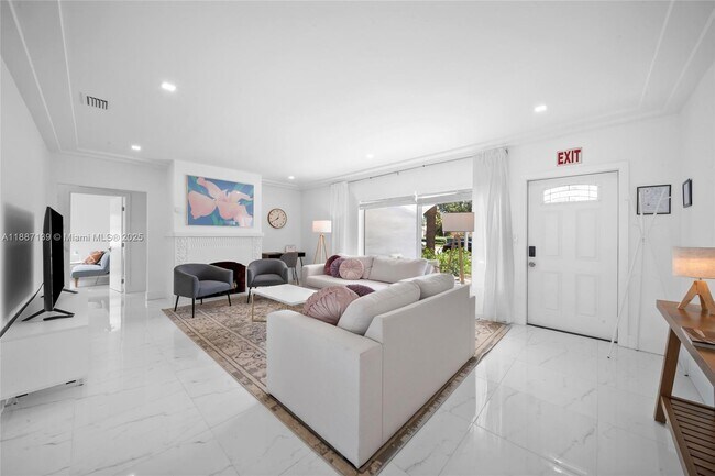 1625 Johnson St in Hollywood, FL - Building Photo - Building Photo