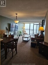 515 Riverside Dr W in Windsor, ON - Foto de edificio - Building Photo