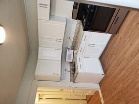 492 Pine St, Unit 2 in Manchester, NH - Building Photo