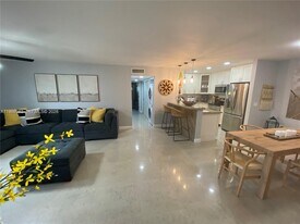 8530 SW 149th Ave in Miami, FL - Building Photo