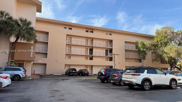 8895 Fontainebleau Blvd in Miami, FL - Building Photo - Building Photo