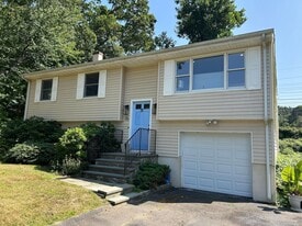 25 Arnold Ln in Norwalk, CT - Building Photo