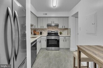 201 Timber Creek Rd in Lindenwold, NJ - Building Photo - Building Photo