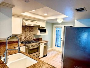 3625 Windspun Dr in Huntington Beach, CA - Foto de edificio - Building Photo