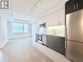 664 Spadina Ave. in Toronto, ON - Building Photo