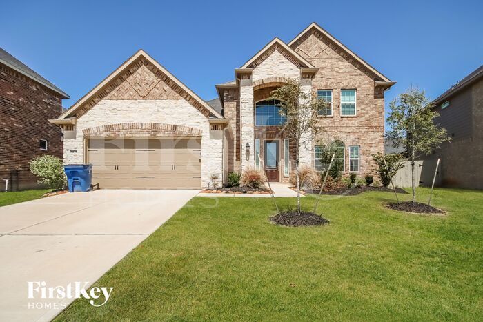 8235 Longear Ln in Rosenberg, TX - Building Photo