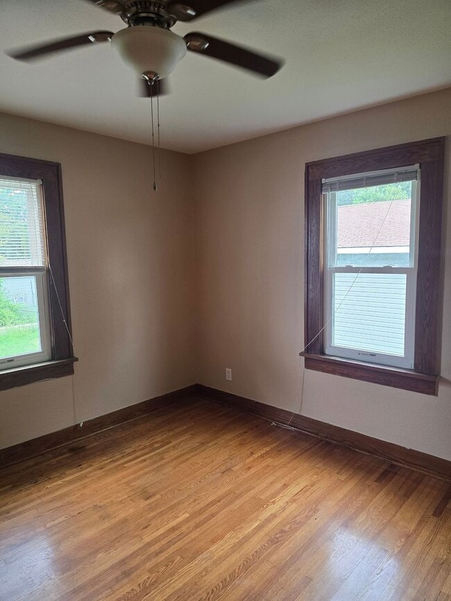 1707 N Cedar St in Rolla, MO - Building Photo - Building Photo