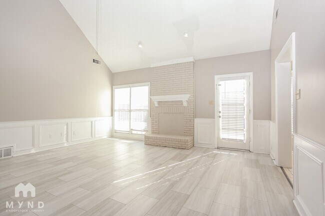 1825 Pecan Ridge N in Southaven, MS - Building Photo - Building Photo