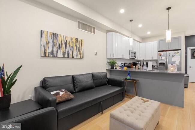 1702 Point Breeze Ave in Philadelphia, PA - Building Photo - Building Photo
