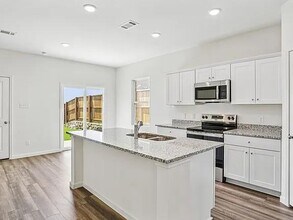 152 Mullen Wy in Taylor, TX - Building Photo - Building Photo