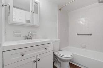 4546 Rosemarie Dr, Unit 4546 Rosemarie Dr in Bensalem, PA - Building Photo - Building Photo