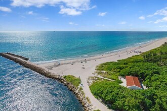 1001 E Camino Real in Boca Raton, FL - Building Photo - Building Photo