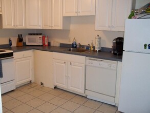 36 Dighton St, Unit 15 in Boston, MA - Building Photo - Building Photo