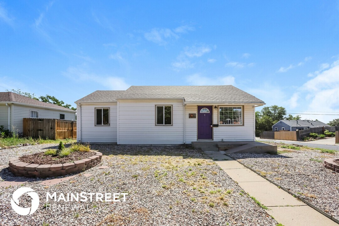 8970 Poze Blvd in Thornton, CO - Building Photo