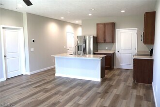 146 Crandall Dr-Unit -D in Lagrange, OH - Building Photo - Building Photo