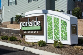 Parkside at Charles Street in Newport News, VA - Foto de edificio - Building Photo