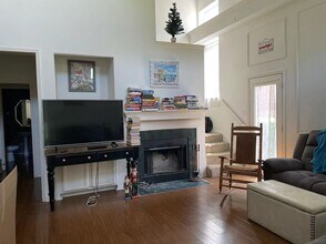 4108 Hedgerow Dr in Plano, TX - Foto de edificio - Building Photo