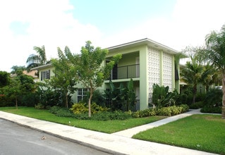 Somerset Apartments in Lake Worth, FL - Building Photo - Building Photo