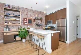 71 S Broadway in Nyack, NY - Building Photo - Building Photo